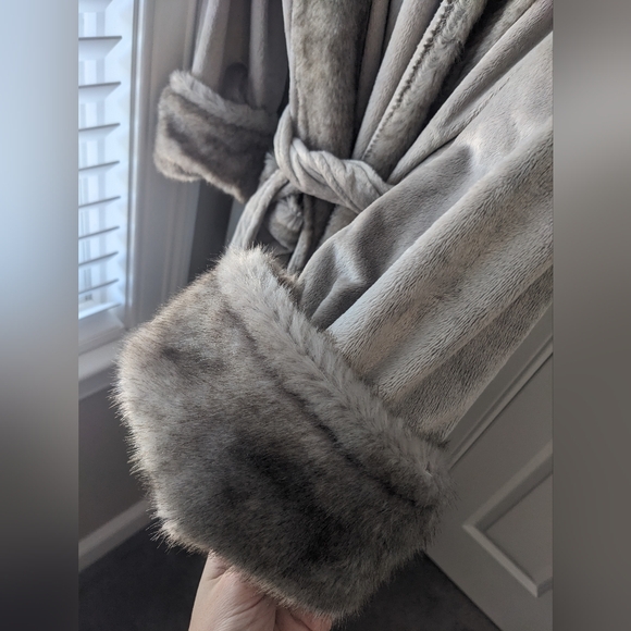 Pottery Barn Robe - Picture 4 of 4